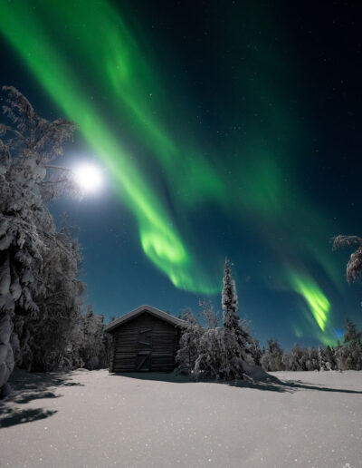 auroras with a cabin