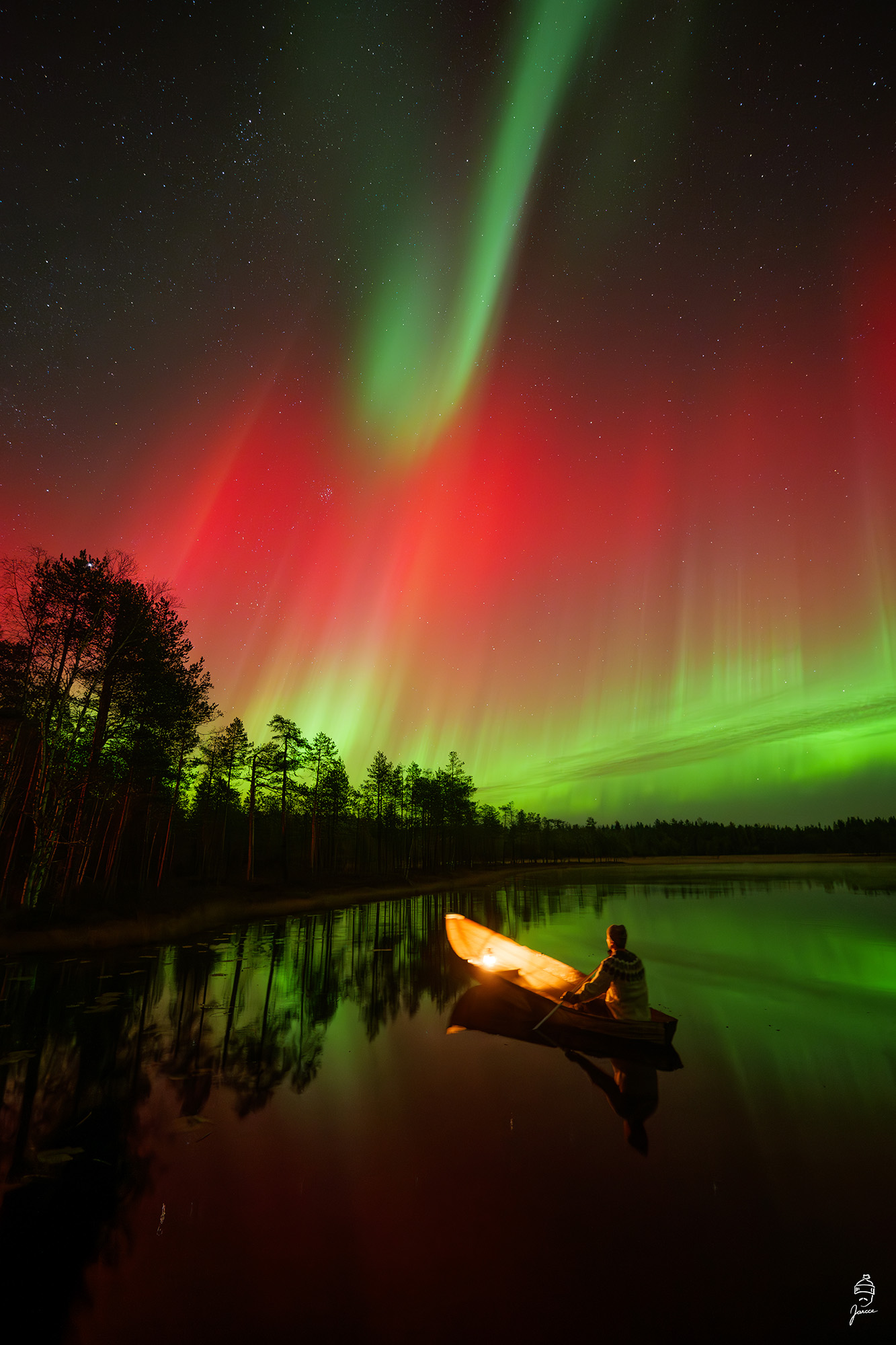 boat and aurora