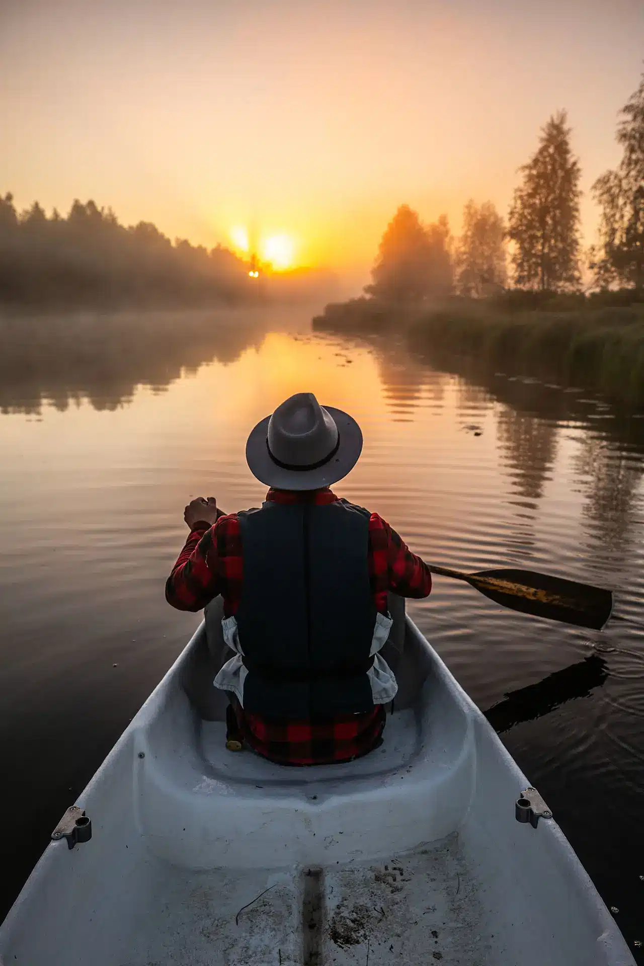 Misdnightsun videography lapland mies kameran takana